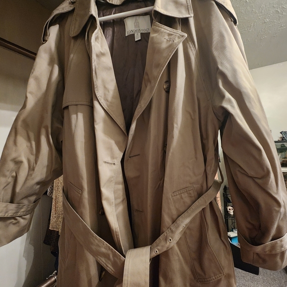 London Fog Double Breasted Men's trench coat 40 regular - Picture 14 of 16